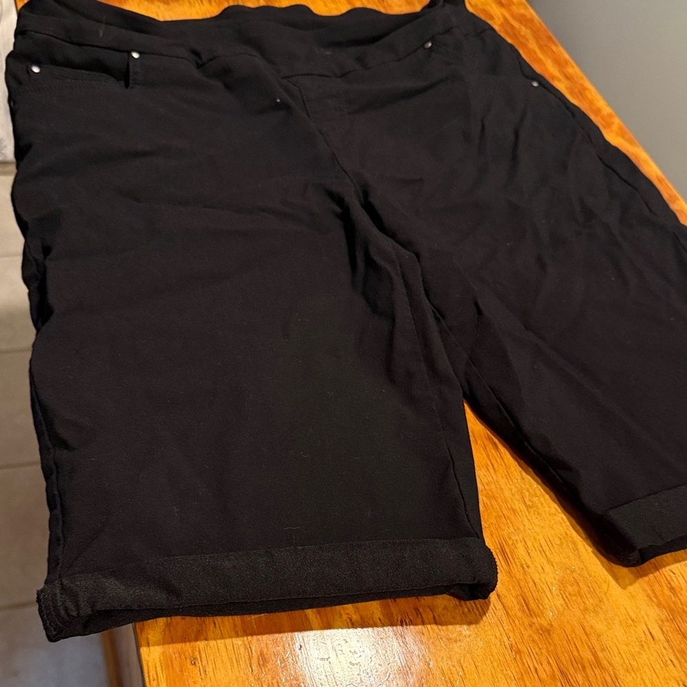 Women’s Black Stretch Casual Shorts